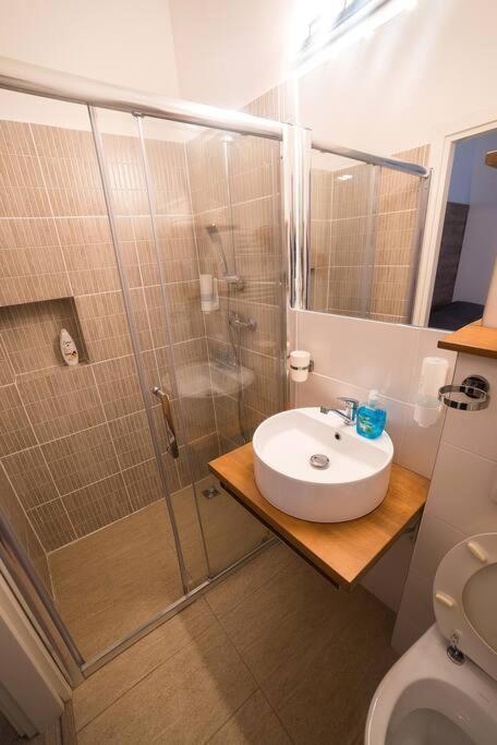 Ultra Central Bohemian Apartment 2 Cluj Napoca Bagian luar foto